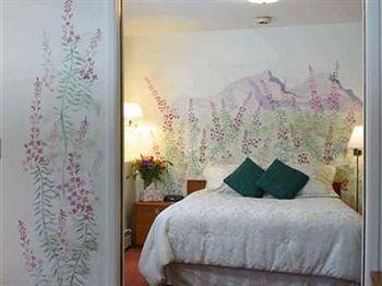 Camai Bed And Breakfast Анкоридж Экстерьер фото